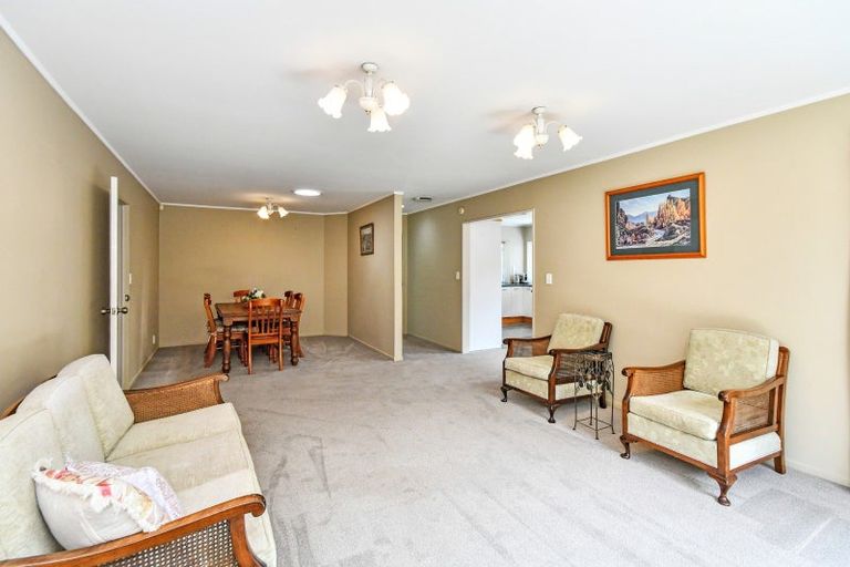 Photo of property in 91 Rushgreen Avenue, Pahurehure, Papakura, 2113