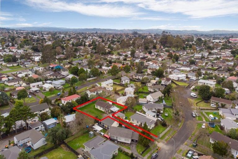 Photo of property in 12 Stoll Place, Clendon Park, Auckland, 2103