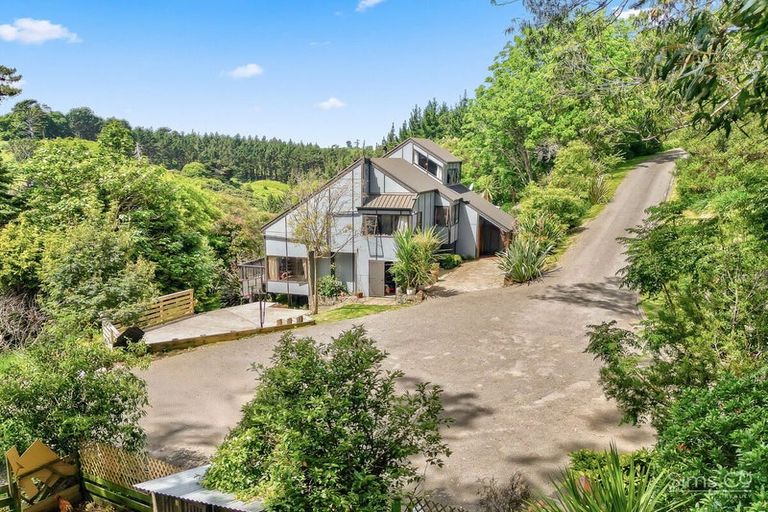 Photo of property in 235 No 2 Line, Okoia, Whanganui, 4572