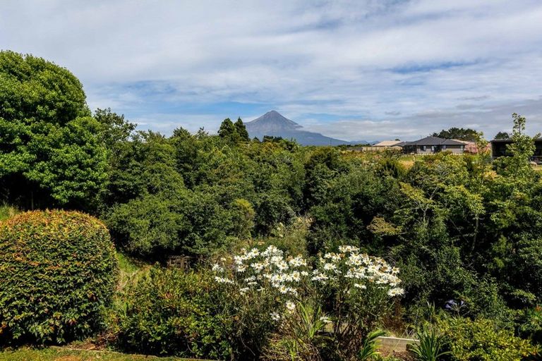 Photo of property in 73 Cressida Avenue, Stratford, 4332