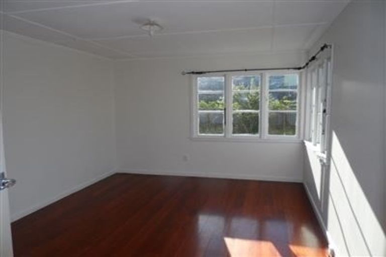 Photo of property in 3 Elder Place, Massey, Auckland, 0614