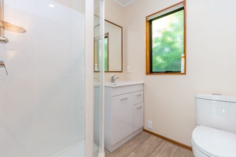 Photo of property in 2/38 Heathcote Road, Castor Bay, Auckland, 0620