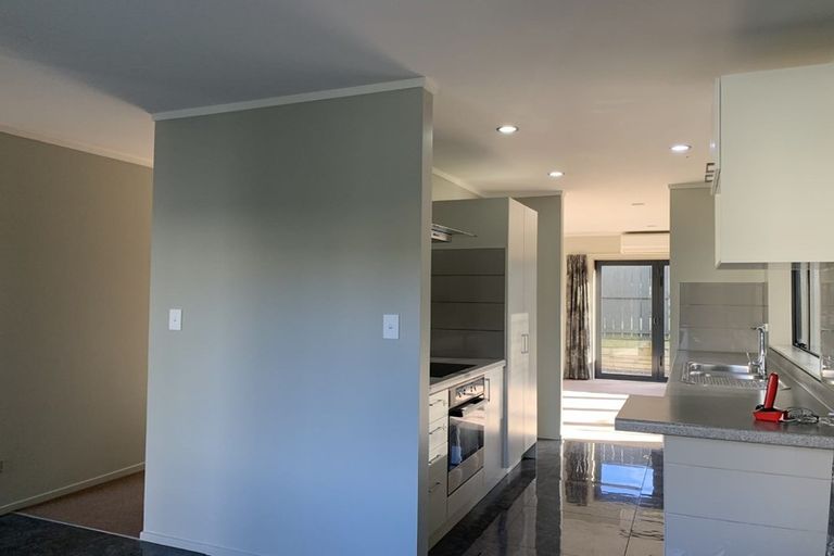 Photo of property in 4 Newfound Way, Glen Eden, Auckland, 0602