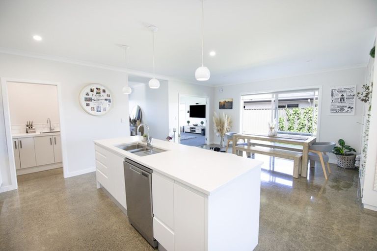 Photo of property in 34 Pelorus Avenue, Poraiti, Napier, 4112