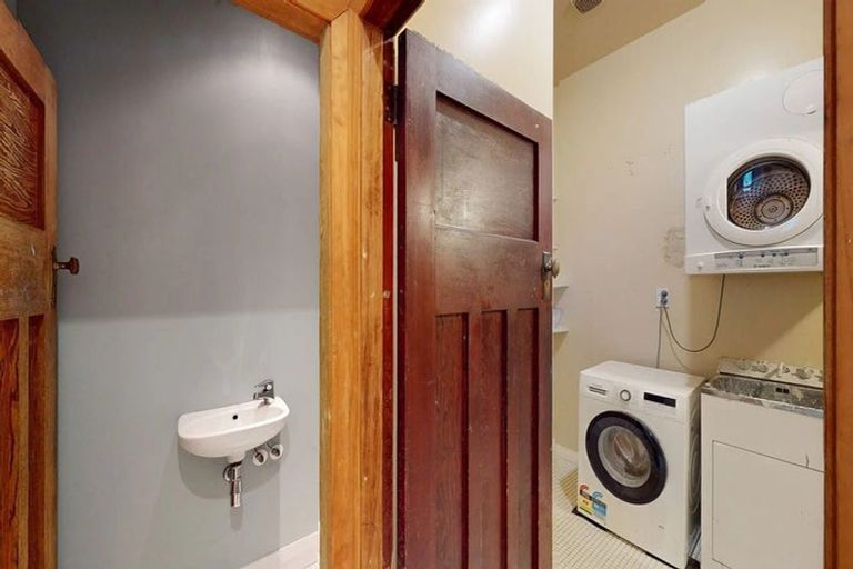 Photo of property in 140 Russell Terrace, Berhampore, Wellington, 6023