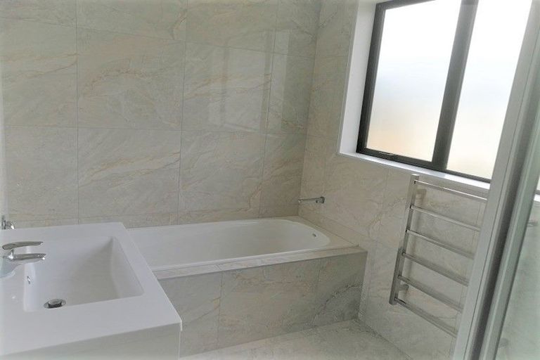 Photo of property in 70 Seafarer Crescent, Stanmore Bay, Whangaparaoa, 0932