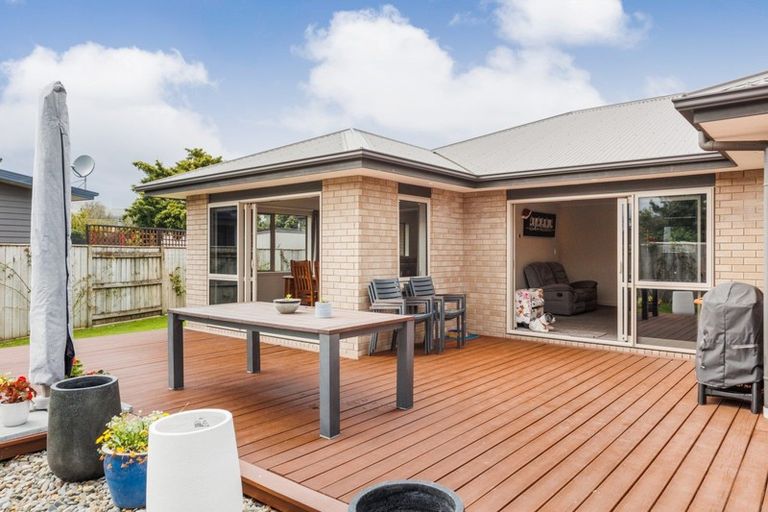 Photo of property in 27 Oak Crescent, Ashhurst, 4810