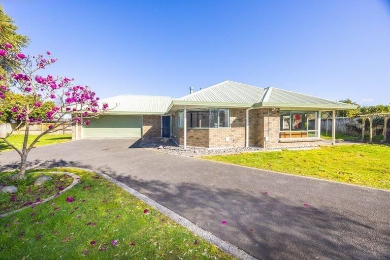 Photo of property in 14 Halcione Close, Flagstaff, Hamilton, 3210