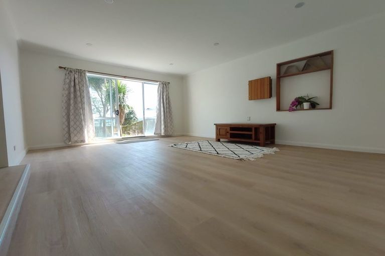 Photo of property in 129 Kia Ora Road, Beach Haven, Auckland, 0626