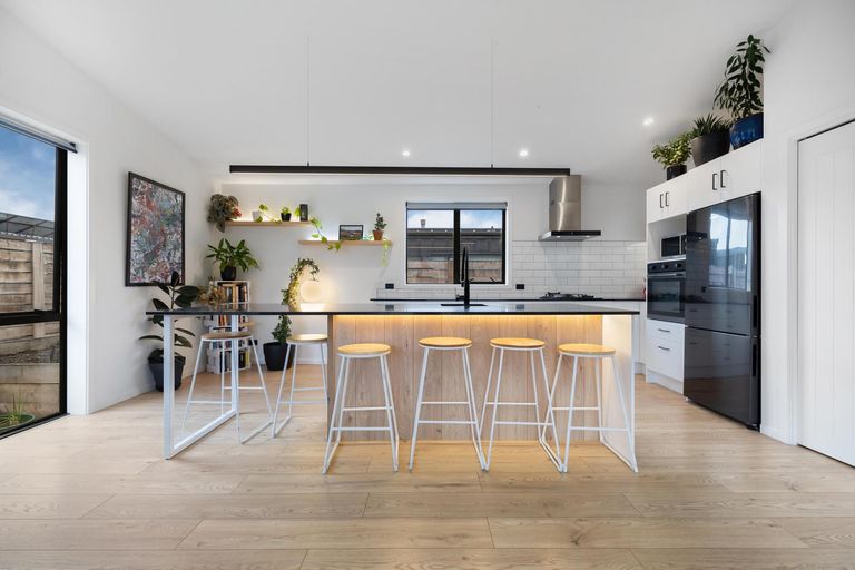 Photo of property in 5 Peterculter Drive, Wanaka, 9305