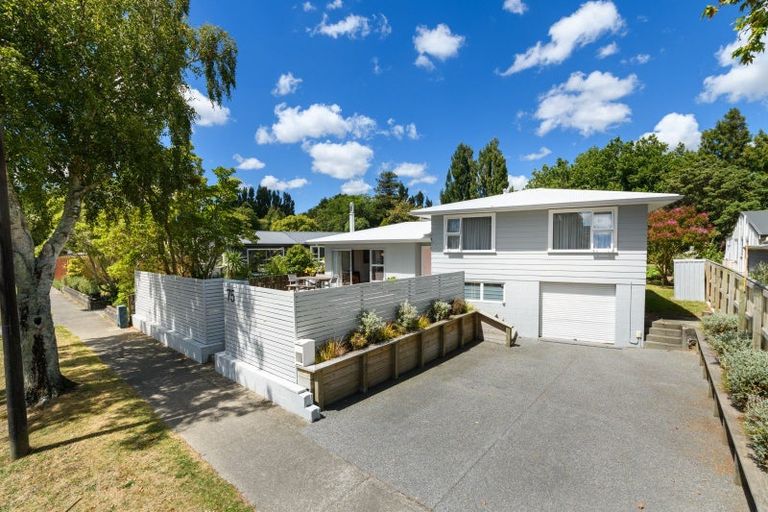 Photo of property in 75 Ruamahanga Crescent, Terrace End, Palmerston North, 4410