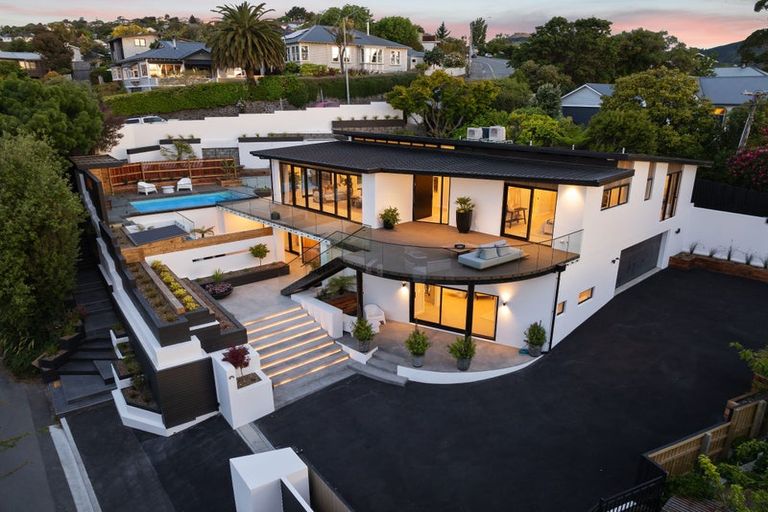 Photo of property in 66 Hackthorne Road, Cashmere, Christchurch, 8022