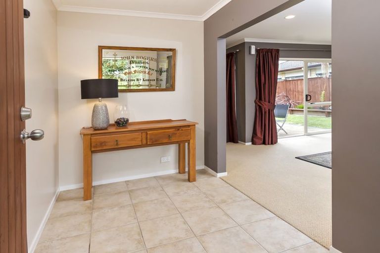 Photo of property in 30 Croftview Road, Wattle Downs, Auckland, 2103