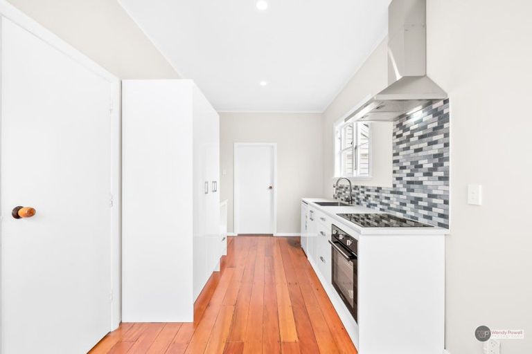 Photo of property in 10 Rumgay Street, Fairfield, Lower Hutt, 5011