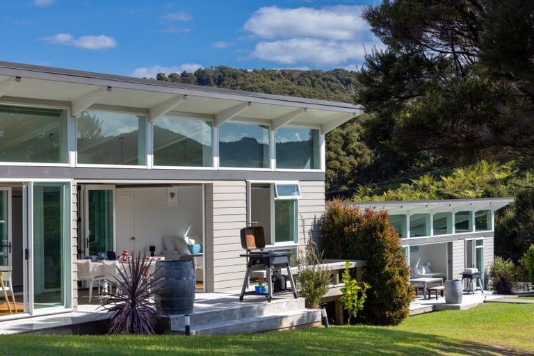 Photo of property in 190 Paroa Bay Road, Russell, 0272