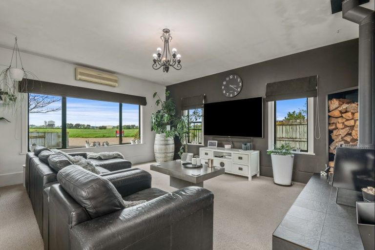 Photo of property in 6 Banksia Grove, Milson, Palmerston North, 4414