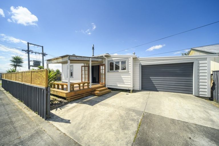Photo of property in 9 Leeds Street, Milson, Palmerston North, 4414