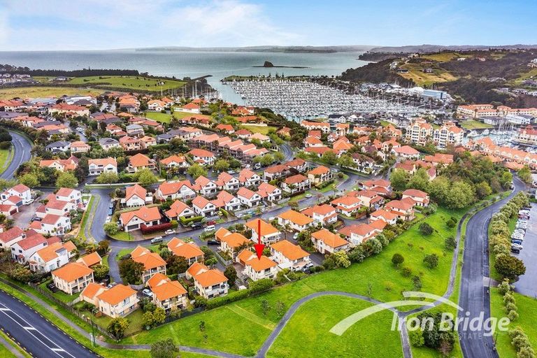Photo of property in 20 Parkwood Crescent, Gulf Harbour, Whangaparaoa, 0930