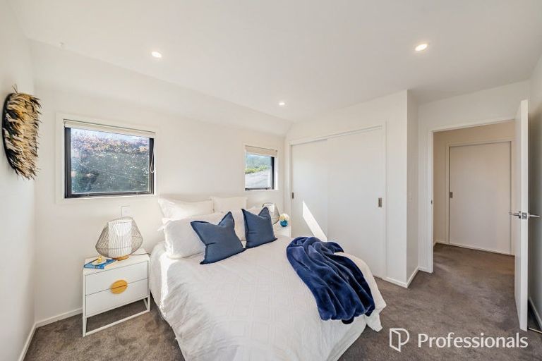 Photo of property in 2/97 Whites Line East, Waiwhetu, Lower Hutt, 5010