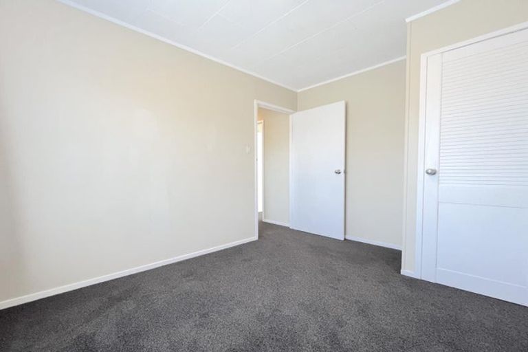 Photo of property in 70 Parrs Cross Road, Henderson, Auckland, 0612