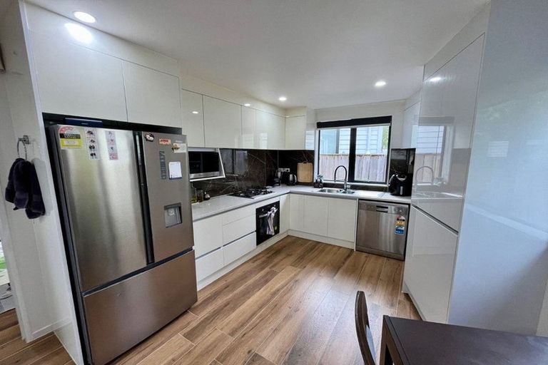 Photo of property in 1d Ohira Place, Henderson, Auckland, 0612