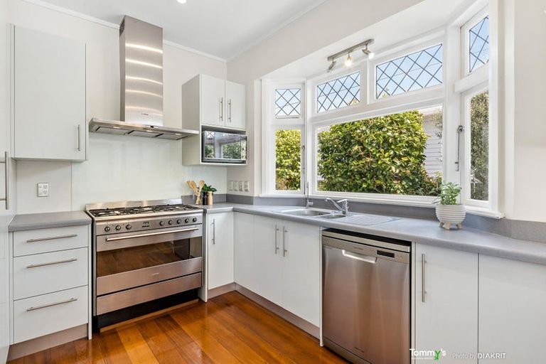 Photo of property in 71 Cashmere Avenue, Khandallah, Wellington, 6035