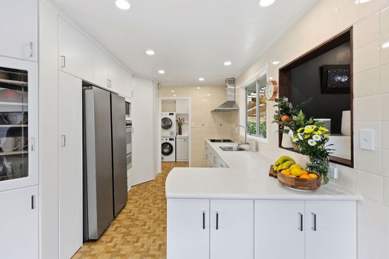 Photo of property in 16 Judkins Crescent, Cockle Bay, Auckland, 2014