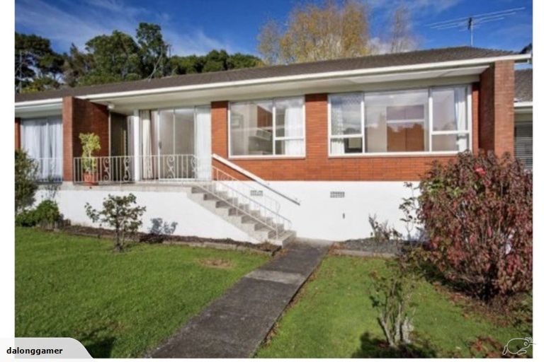 Photo of property in 3/1 Takapu Street, Henderson, Auckland, 0612