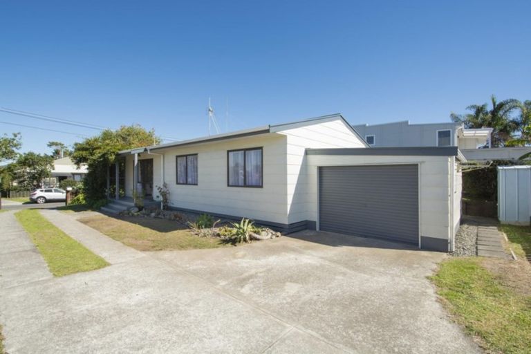 Photo of property in 37a Simpson Road, Papamoa Beach, Papamoa, 3118