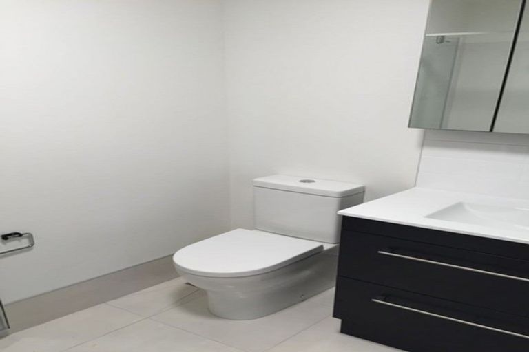 Photo of property in La Residence Du Lac, 15/527 Frankton Road, Queenstown, 9300