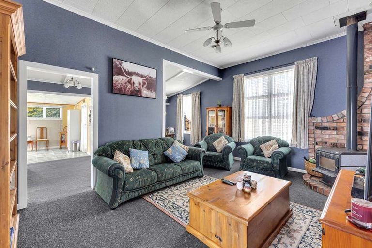 Photo of property in 13 Maire Street, Inglewood, 4330