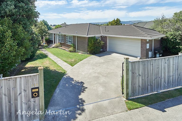 Photo of property in 155 Summerhill Drive, Fitzherbert, Palmerston North, 4410