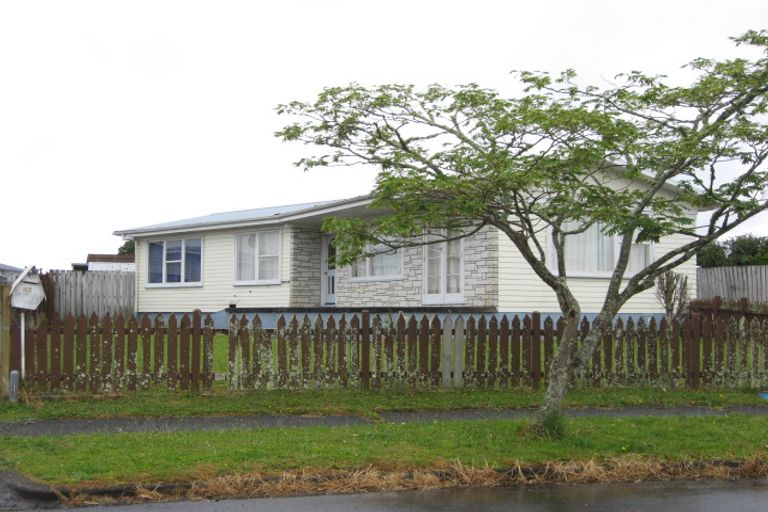 Photo of property in 15 Duke Avenue, Pukekohe, 2120