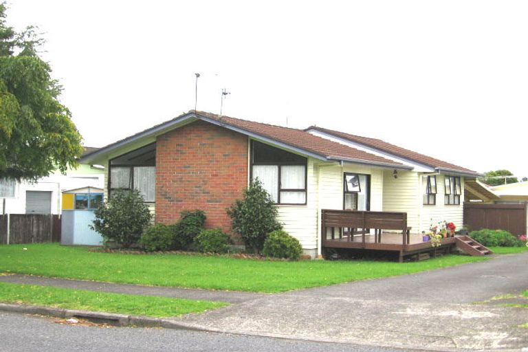 Photo of property in 9 Cranberry Place, Bucklands Beach, Auckland, 2012