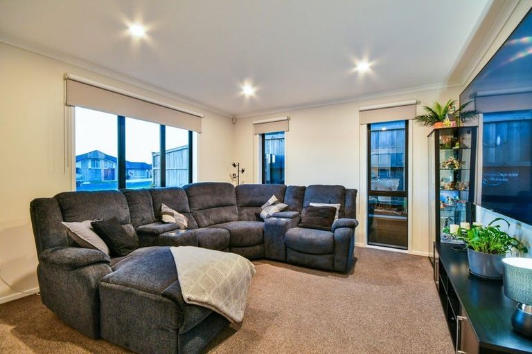 Photo of property in 18 Leathem Crescent, Pokeno, 2402