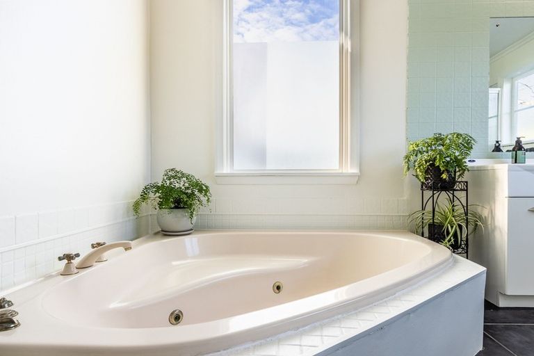 Photo of property in 15 Kaka Road, Raumati Beach, Paraparaumu, 5032