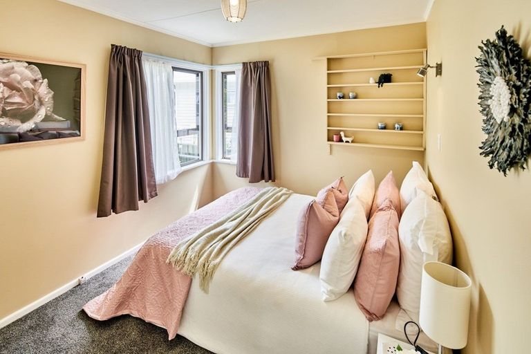 Photo of property in 74 Wainuiomata Road, Wainuiomata, Lower Hutt, 5014