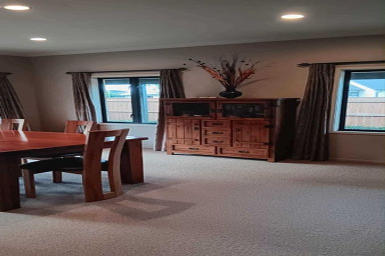 Photo of property in 24 Delta Mews Place, Clive, 4102