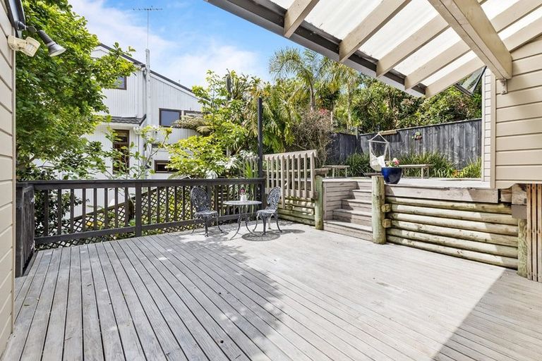 Photo of property in 1/283 East Coast Road, Mairangi Bay, Auckland, 0630
