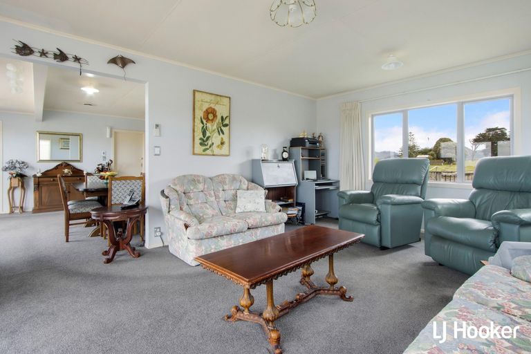 Photo of property in 126 Seaforth Road, Waihi Beach, 3611
