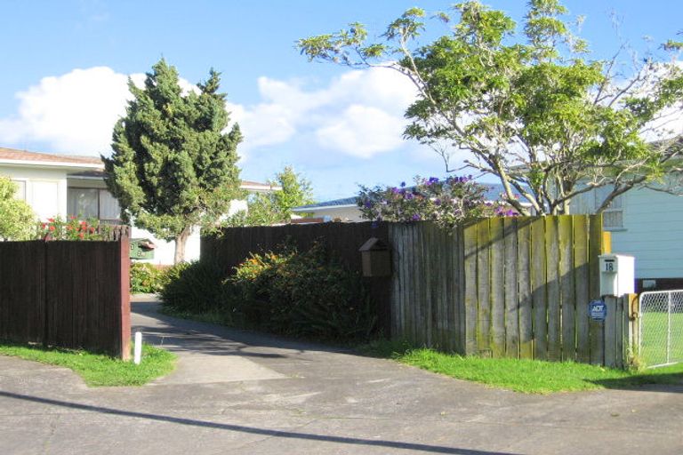 Photo of property in 1/16 Almay Place, Clover Park, Auckland, 2019