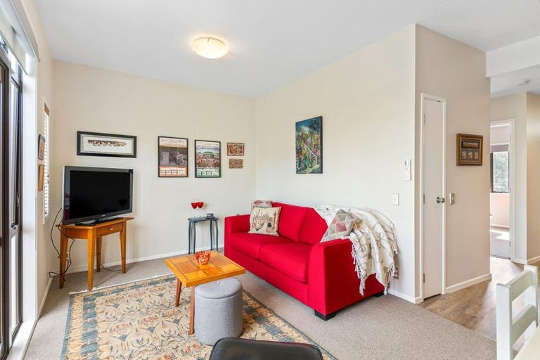 Photo of property in The Grange, 98/92 Bush Road, Albany, Auckland, 0632