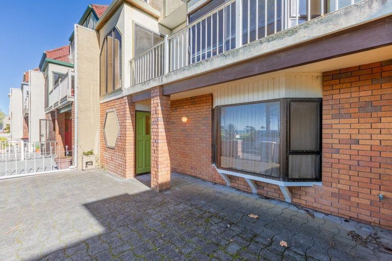 Photo of property in 419 Marine Parade, Napier South, Napier, 4110