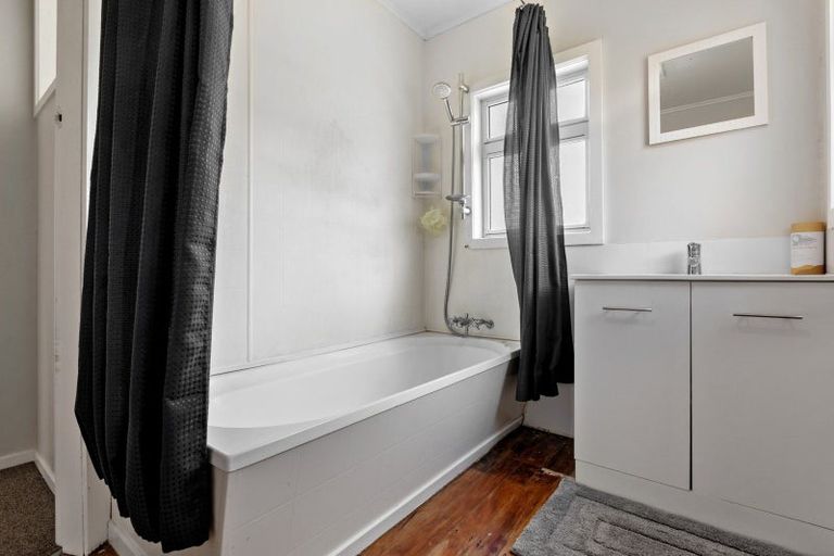 Photo of property in 19 Cureton Street, Morrinsville, 3300