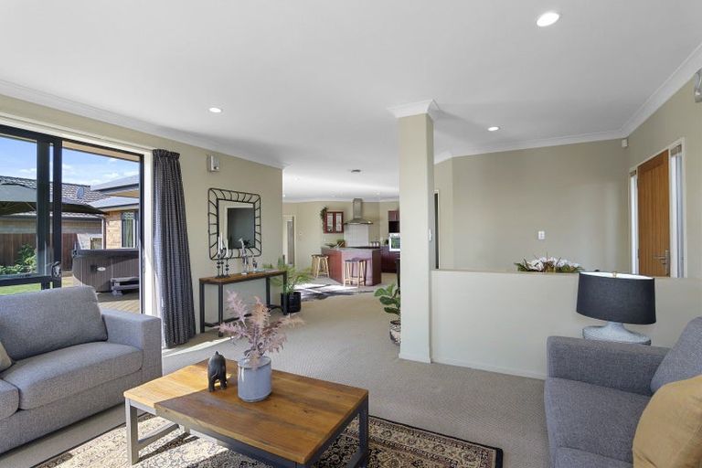 Photo of property in 2 Te Pihopa Way, Aidanfield, Christchurch, 8025