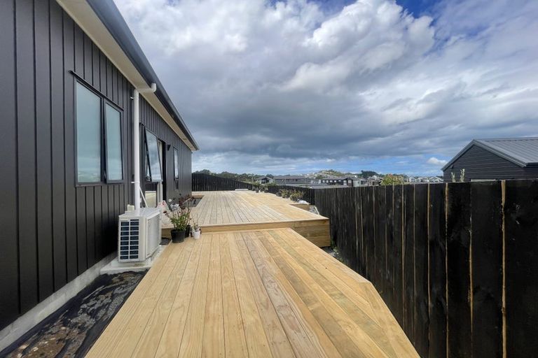 Photo of property in 15 Arawaru Avenue, Wainui, Silverdale, 0992