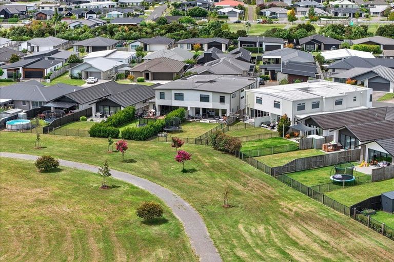 Photo of property in 103 Awataha Crescent, Pyes Pa, Tauranga, 3110