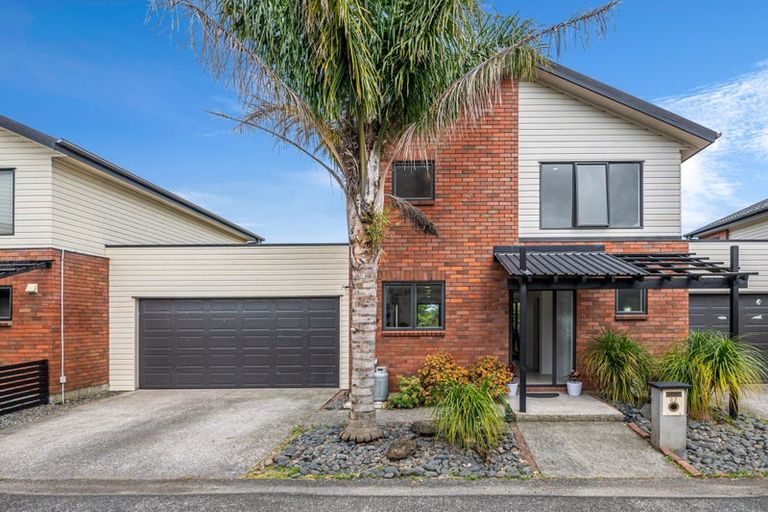 Photo of property in 32 Secoia Crescent, Mangere, Auckland, 2022