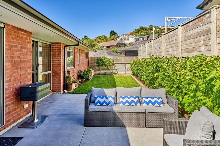 Photo of property in 32 Mooring Close, Whitby, Porirua, 5024