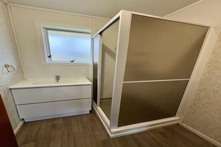 Photo of property in 4/48 Mcleod Road, Henderson, Auckland, 0612